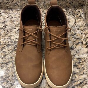 Mens Izod Chukka Boots. Size 11